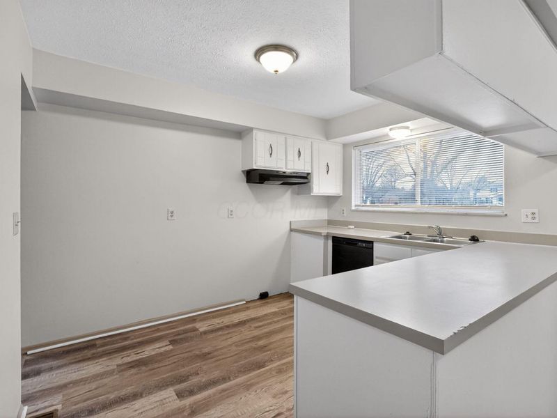 322 Huber Village Boulevard, Westerville, OH 43081 Photo 12