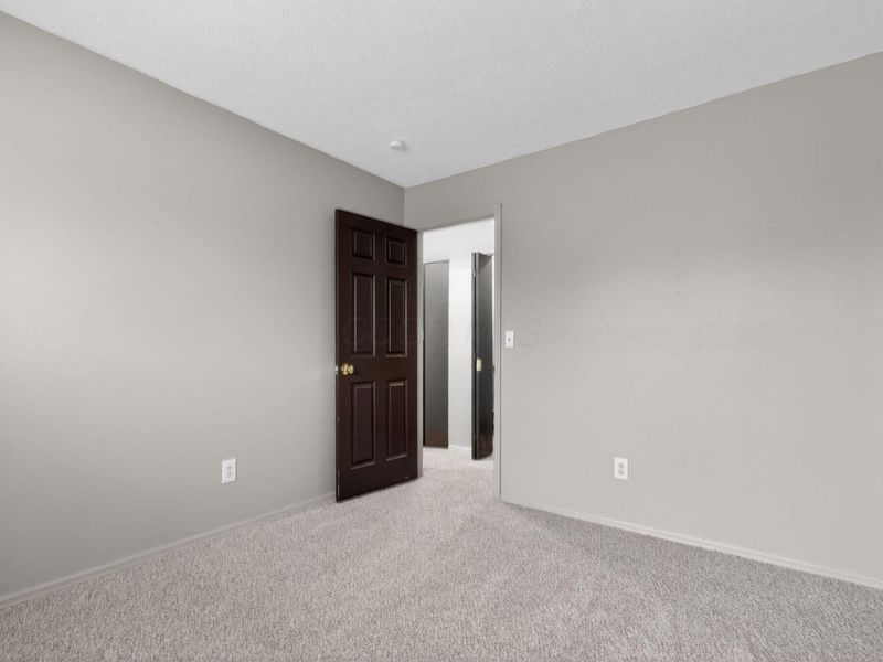 322 Huber Village Boulevard, Westerville, OH 43081 Photo 4