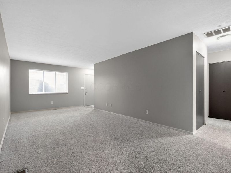 322 Huber Village Boulevard, Westerville, OH 43081 Photo 7