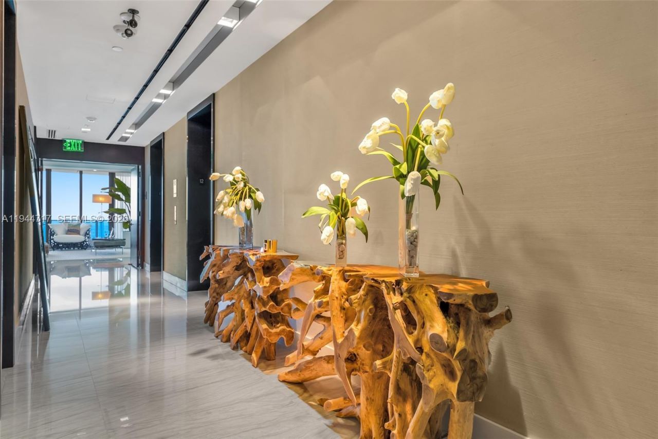 19575 Collins Ave, Unit 12, Sunny Isles Beach, FL 33160 Photo