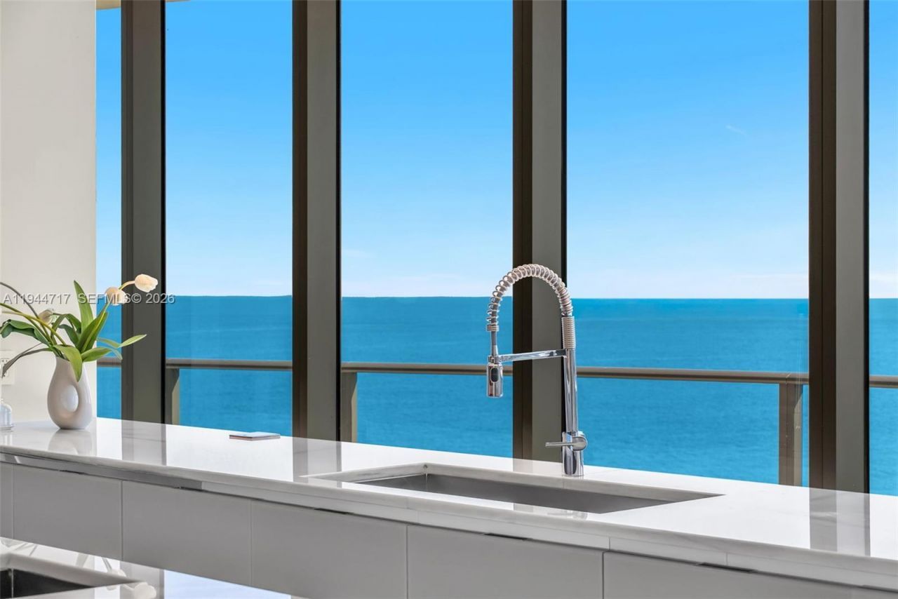 19575 Collins Ave, Unit 12, Sunny Isles Beach, FL 33160 Photo