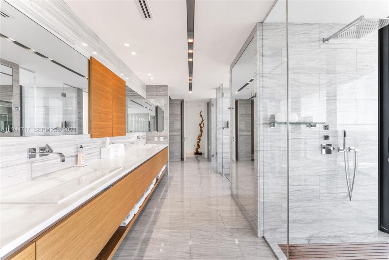 19575 Collins Ave, Unit 12, Sunny Isles Beach, FL 33160 Photo