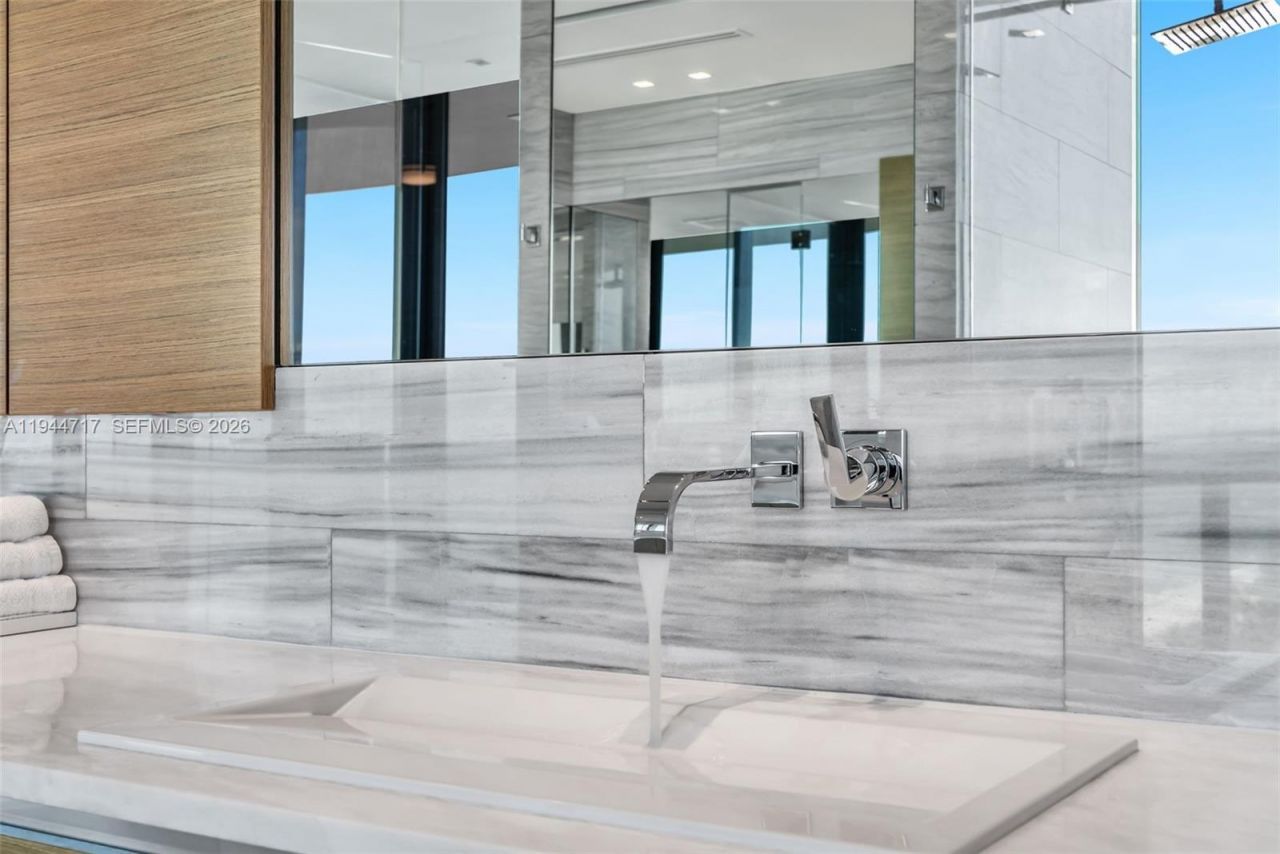 19575 Collins Ave, Unit 12, Sunny Isles Beach, FL 33160 Photo