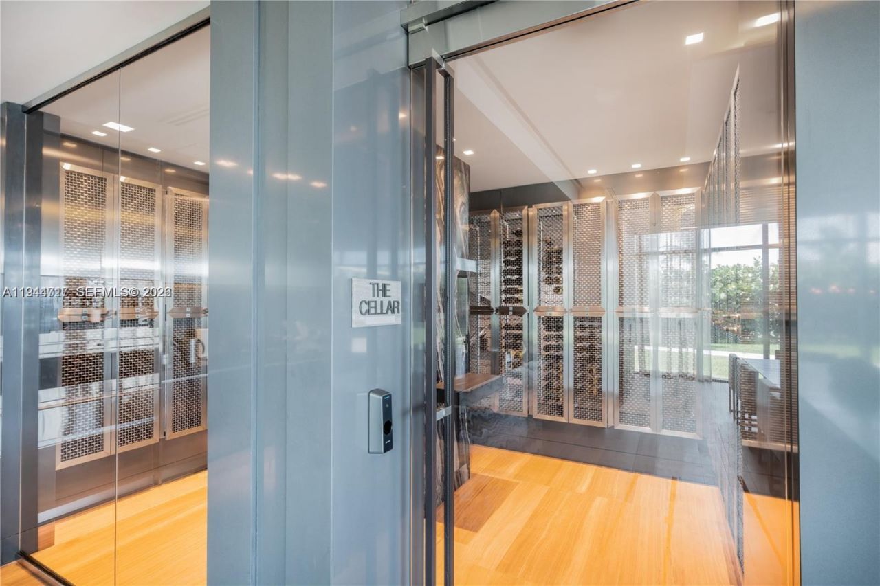 19575 Collins Ave, Unit 12, Sunny Isles Beach, FL 33160 Photo