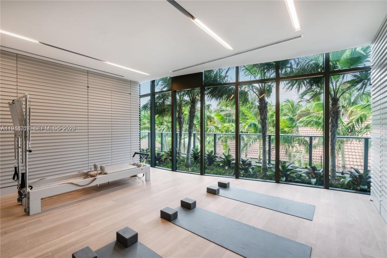 19575 Collins Ave, Unit 12, Sunny Isles Beach, FL 33160 Photo