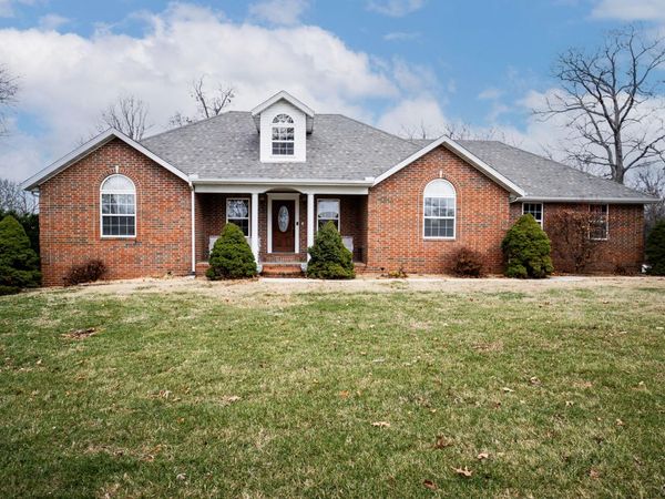 841 E Hubble Drive, Marshfield, MO 65706