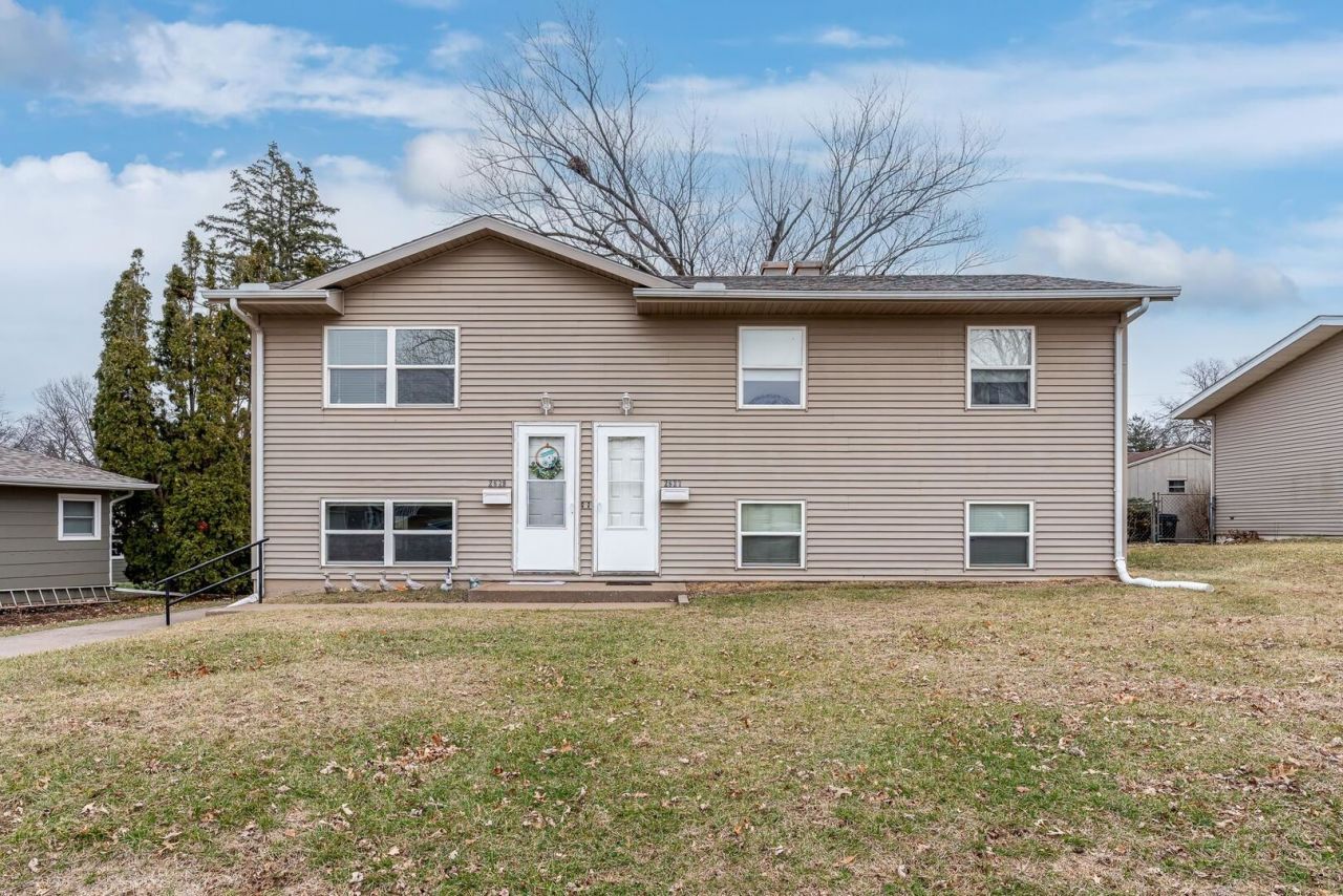 2627 Oak Street, Davenport, IA 52804 Main Photo