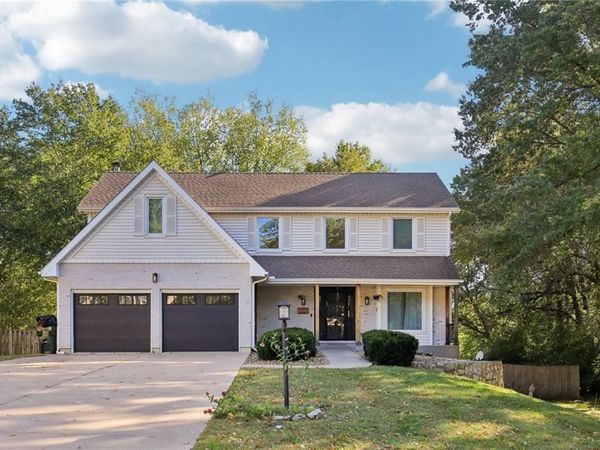 3225 Meadow Road, Leavenworth, KS 66048