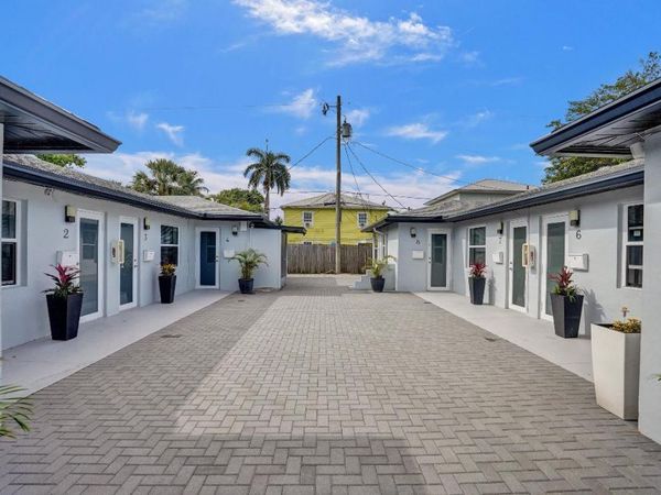 220 Walton Boulevard, West Palm Beach, FL 33405