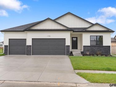 11004 N 161st Avenue, Bennington, NE 68007