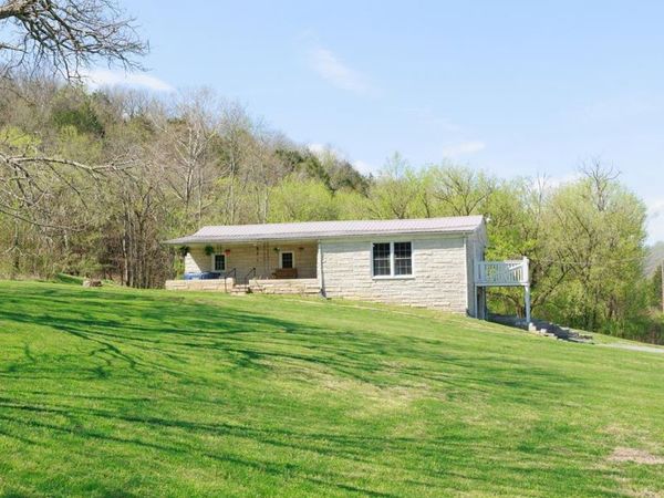 1515 Whites Bend Lane, Gainesboro, TN 38562