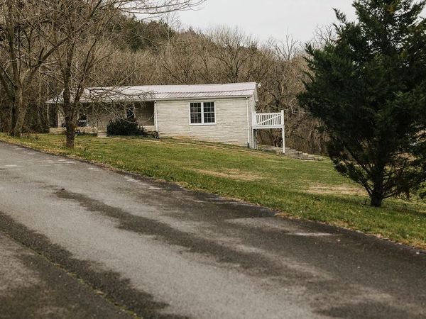 1515 Whites Bend Lane, Gainesboro, TN 38562