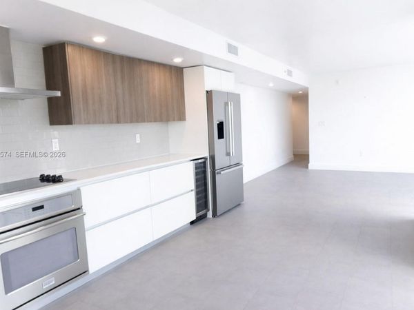 1025 92nd St, Unit 804, Bay Harbor Islands, FL 33154