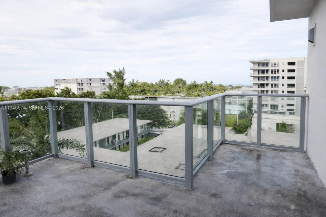 1025 92nd St, Unit 804, Bay Harbor Islands, FL 33154 Photo