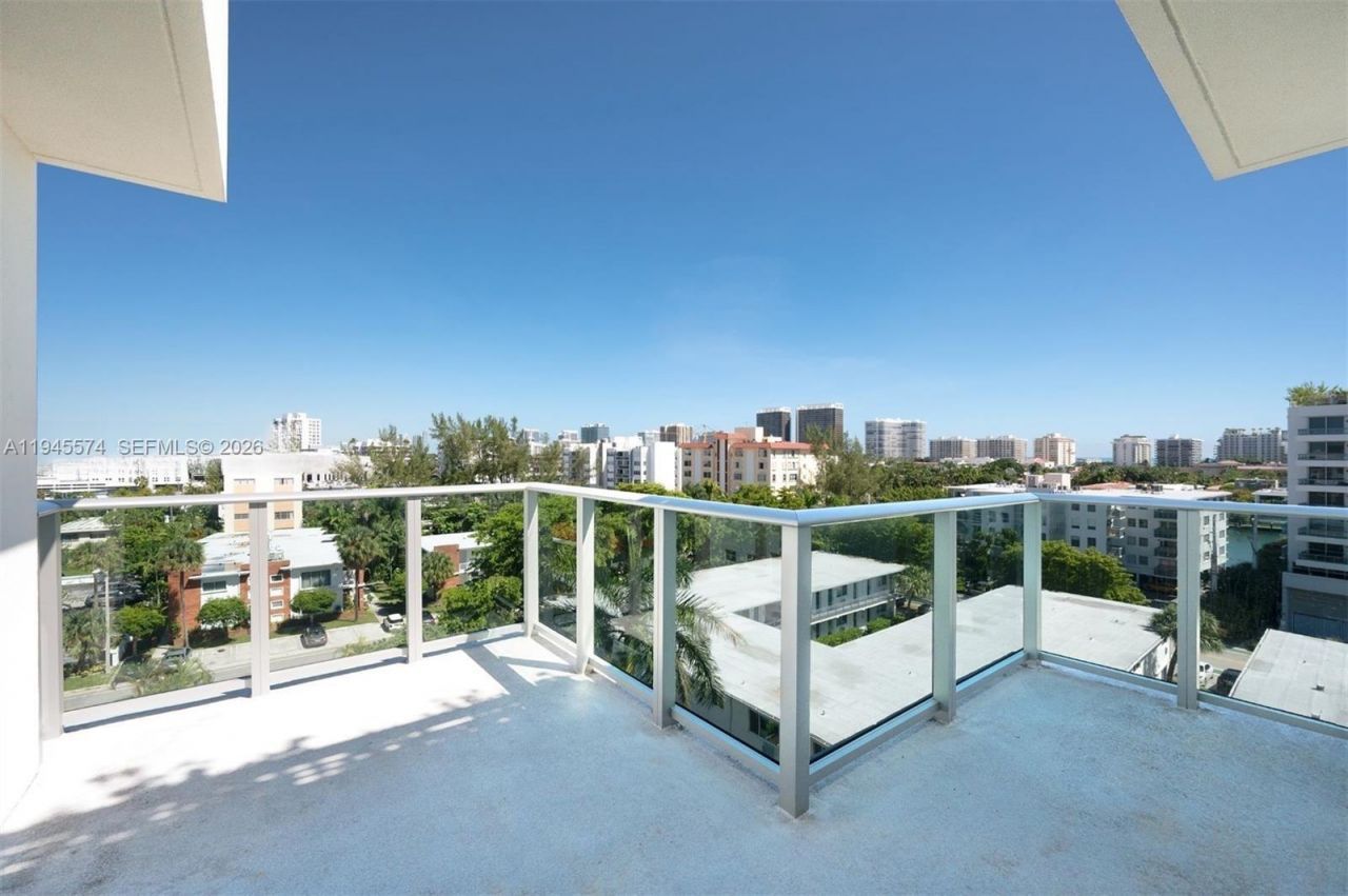 1025 92nd St, Unit 804, Bay Harbor Islands, FL 33154 Photo