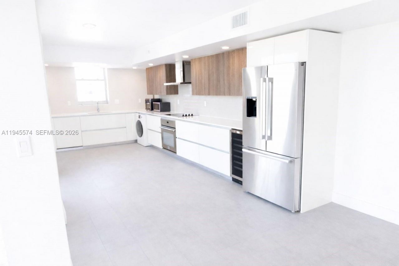 1025 92nd St, Unit 804, Bay Harbor Islands, FL 33154 Photo