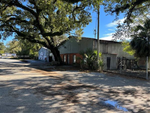 113 Massachusetts AVe , Pensacola, FL 32505