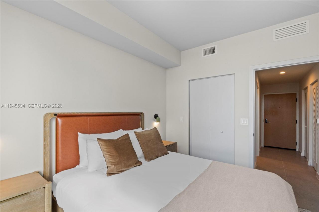 11 NE 6th St, Unit 1601, Miami, FL 33132 Photo