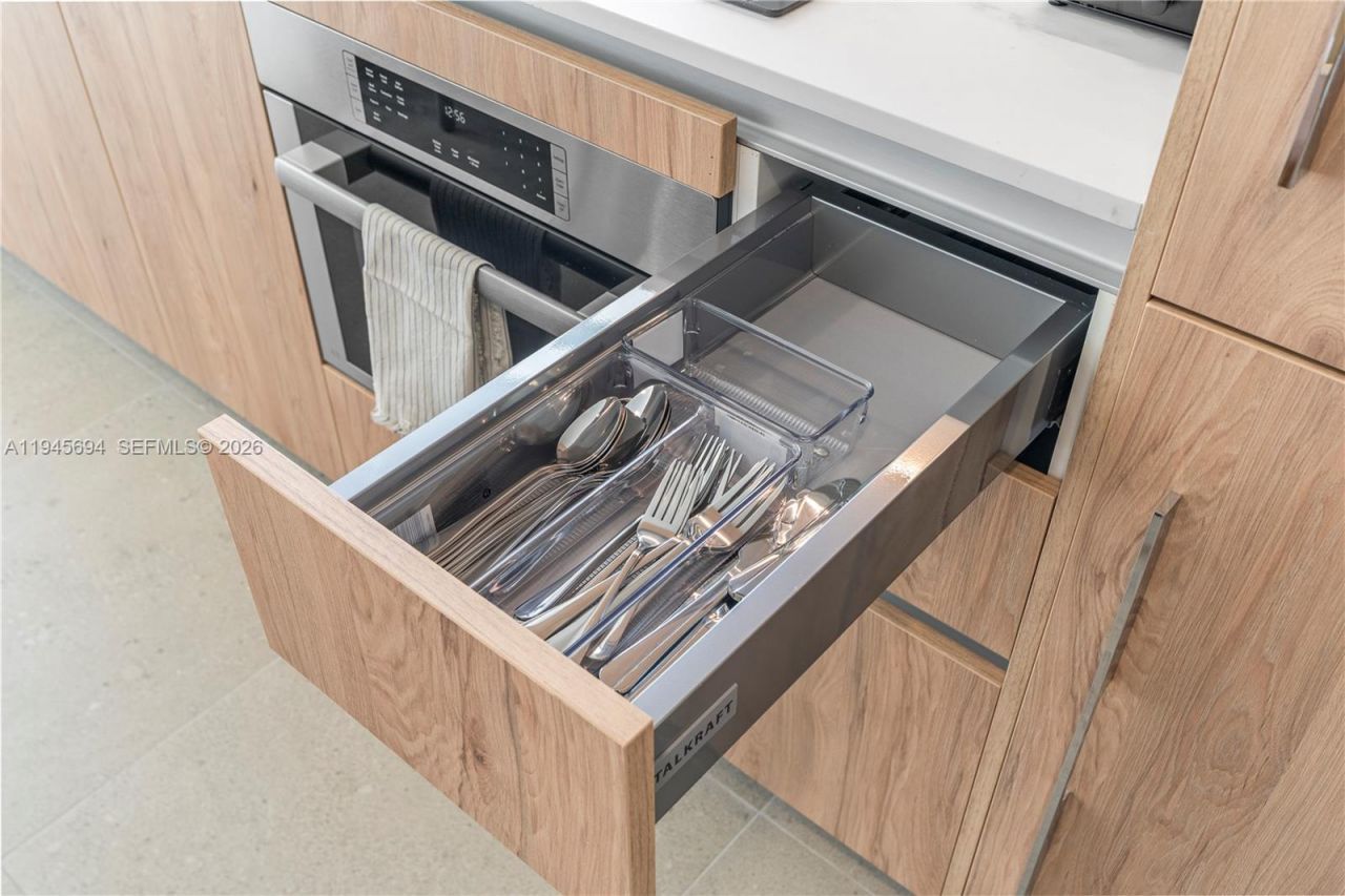 11 NE 6th St, Unit 1601, Miami, FL 33132 Photo