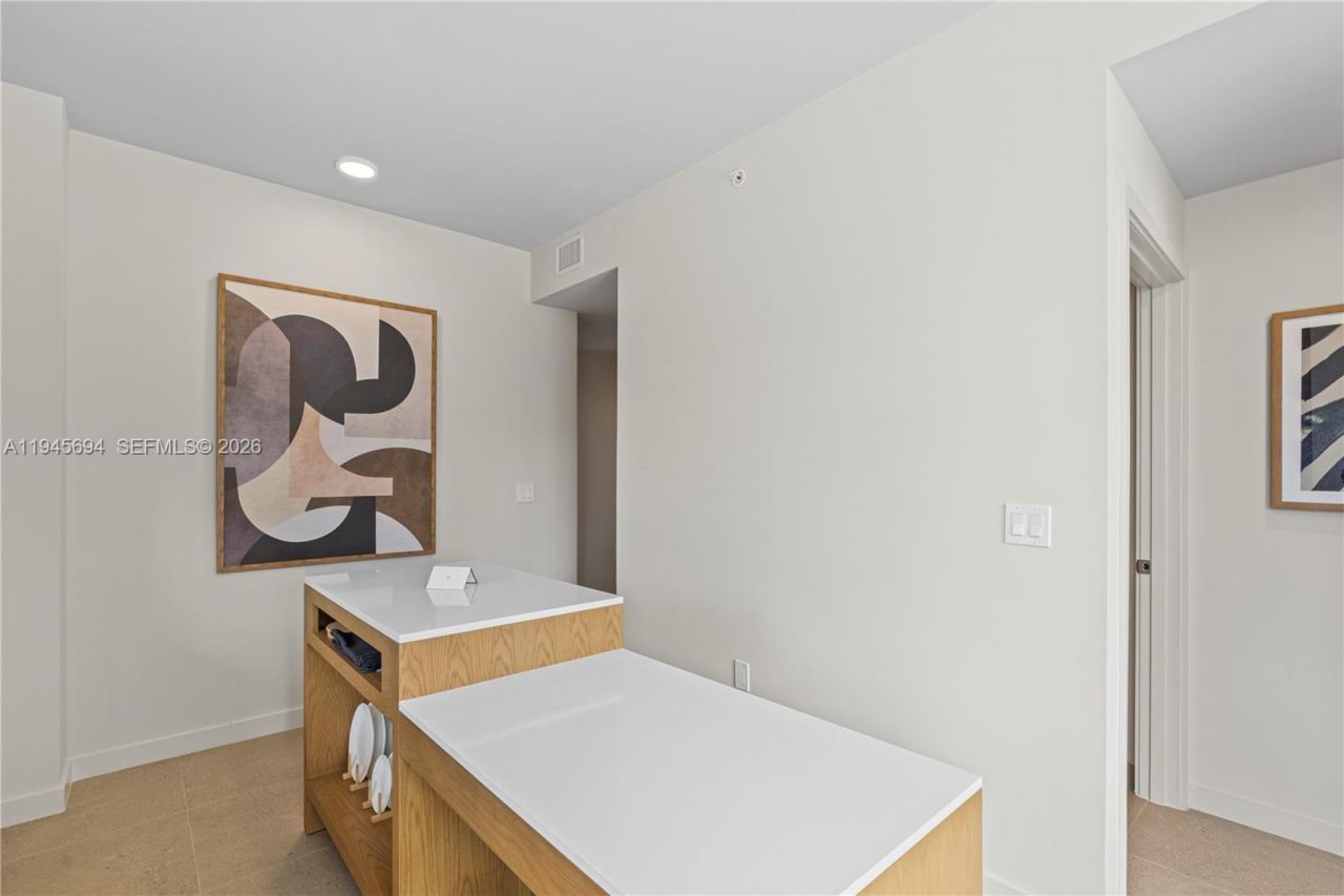 11 NE 6th St, Unit 1601, Miami, FL 33132 Photo