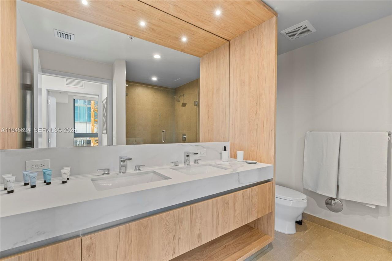 11 NE 6th St, Unit 1601, Miami, FL 33132 Photo