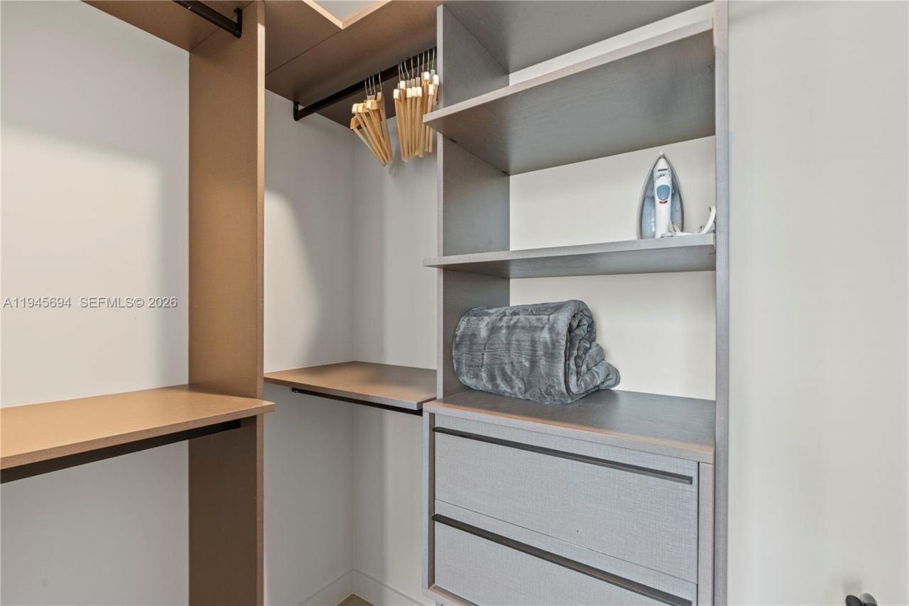 11 NE 6th St, Unit 1601, Miami, FL 33132 Photo