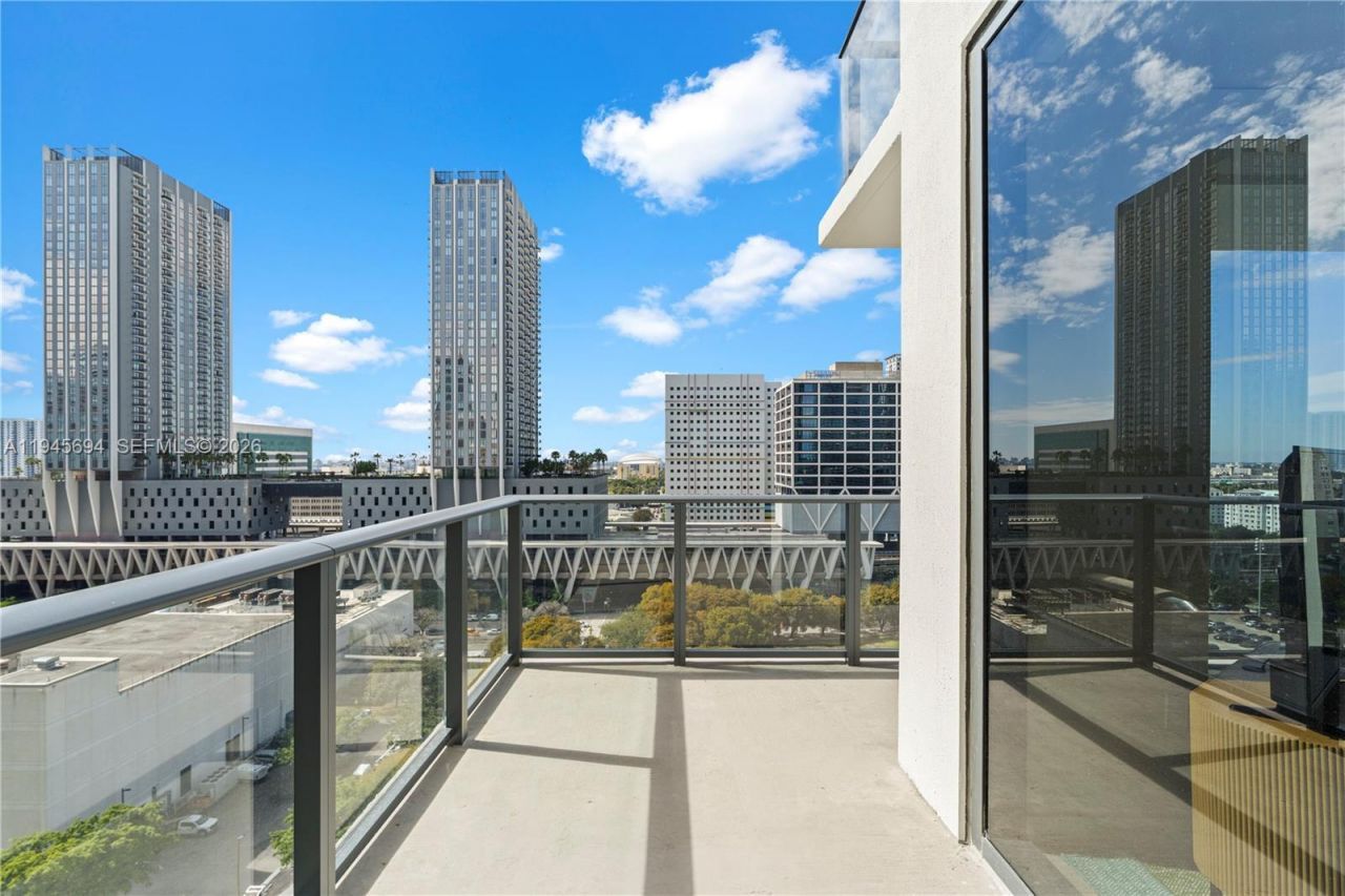 11 NE 6th St, Unit 1601, Miami, FL 33132 Photo