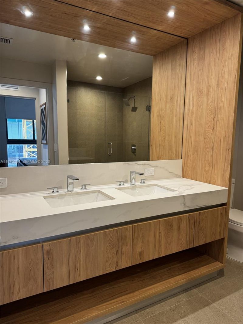 11 NE 6th St, Unit 1601, Miami, FL 33132 Photo