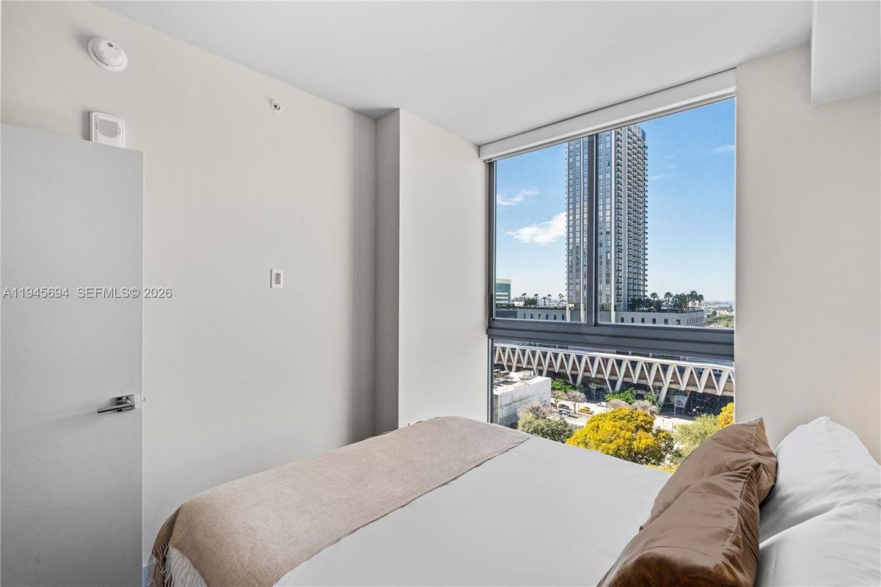 11 NE 6th St, Unit 1601, Miami, FL 33132 Photo