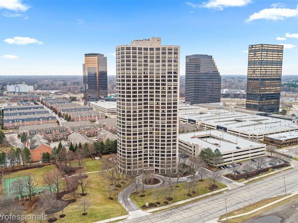 5000 Town Center, Unit 1704, Southfield, Mi 48075