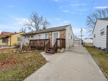 26260 Bryan Street, Roseville, MI 48066