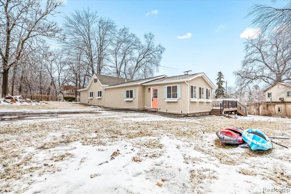 9115 Gale Road, White Lake Township, MI 48386 Main Photo