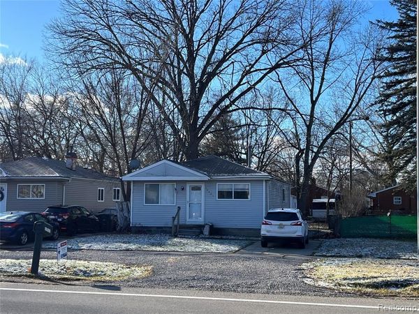 19461 Inkster Road, Livonia, MI 48152