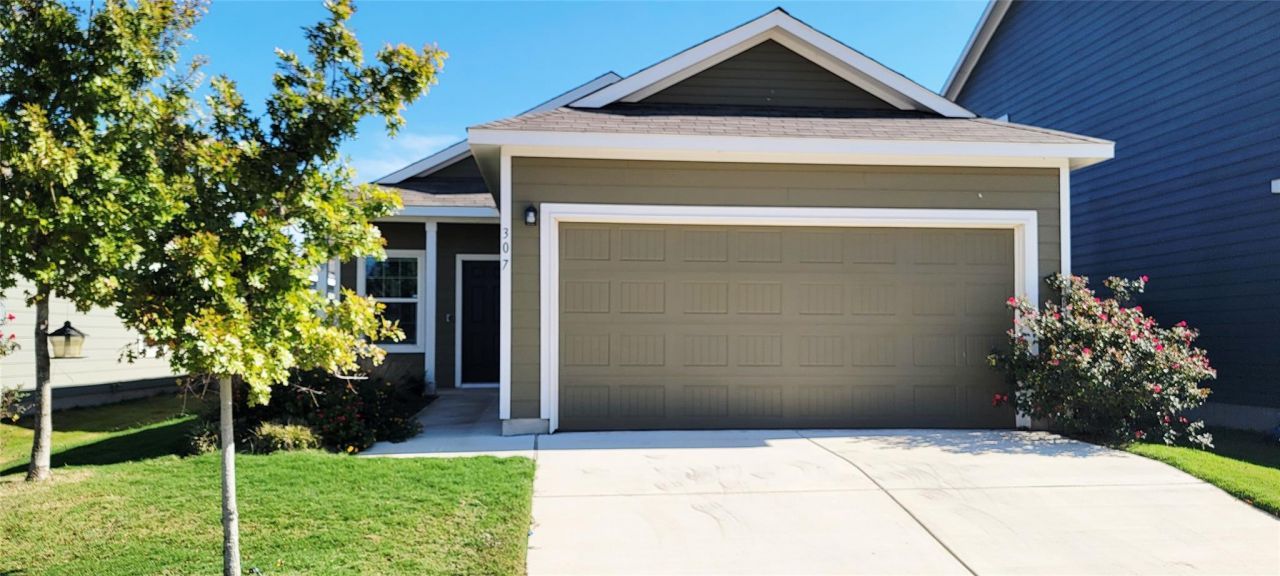 307 Bass Dr, Bastrop, TX 78602 Main Photo