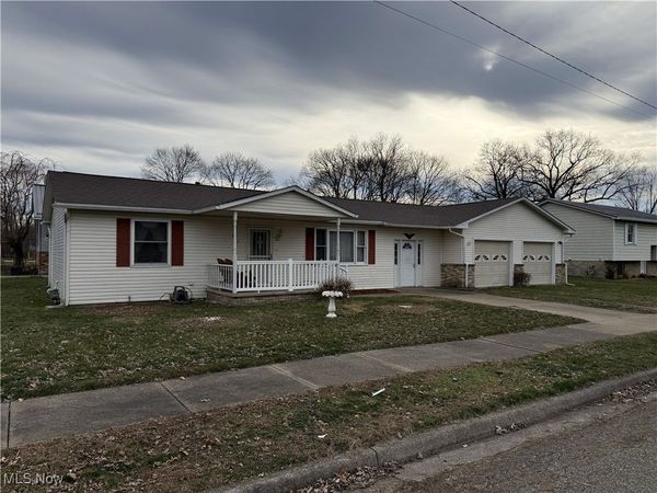 937 3rd Street SW, New Philadelphia, OH 44663