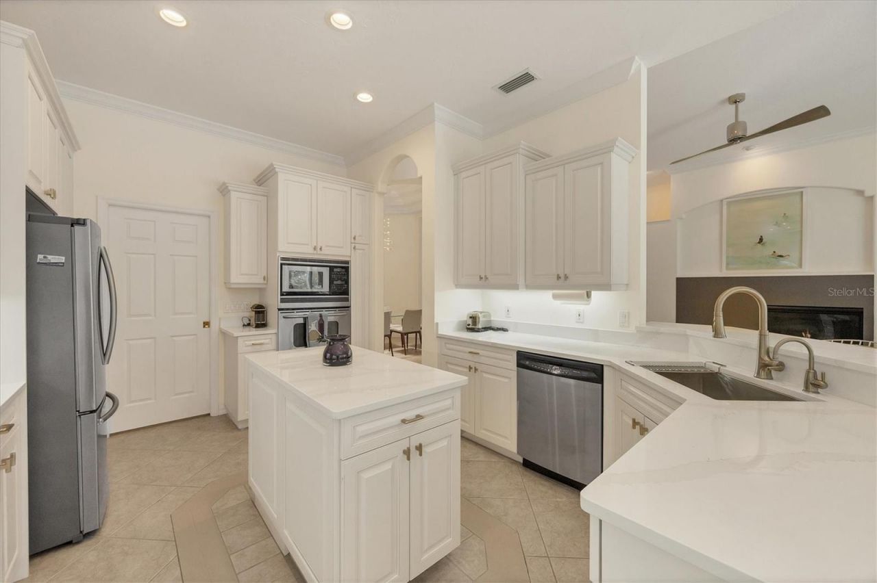 8404 Abingdon Court, University Park, FL 34201 Photo