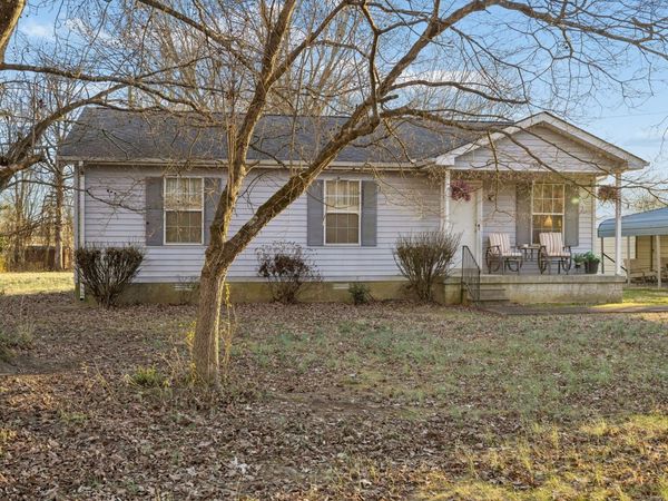 1337 Oaklawn Rd, Chapmansboro, TN 37035