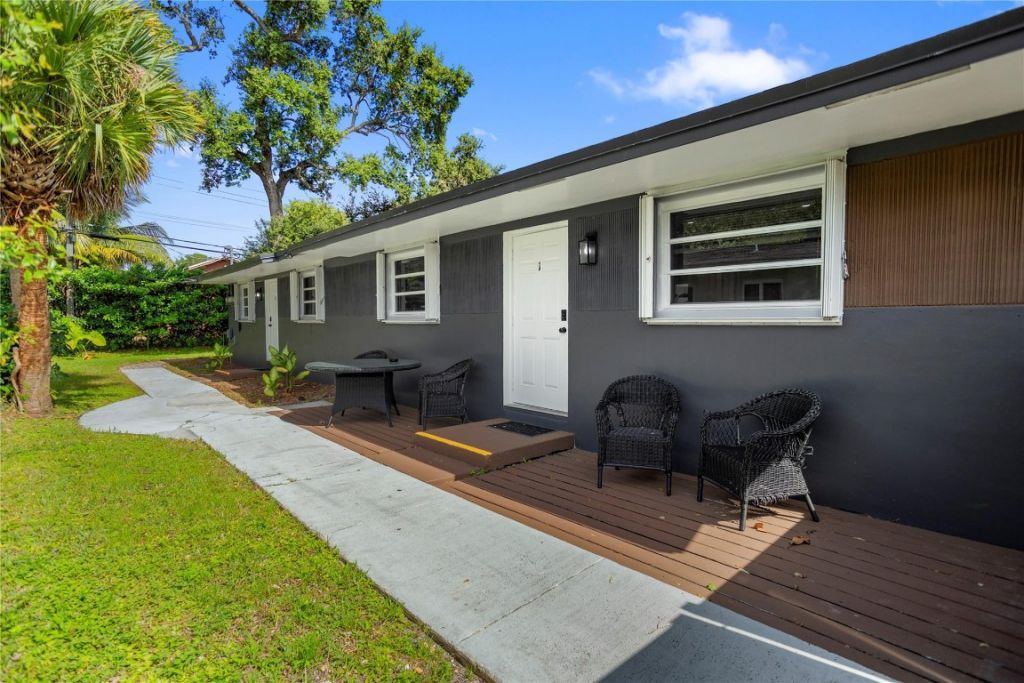 827 SW 29th St, Fort Lauderdale, FL 33315 Main Photo