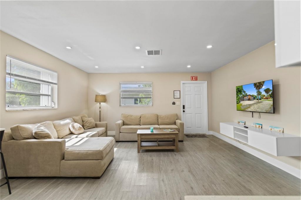 827 SW 29th Street, Fort Lauderdale, FL 33315 Photo