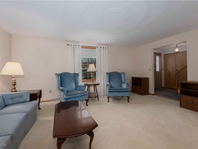 697 Redwood Drive, Canal Fulton, OH 44614 Photo 4