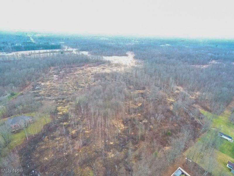 Old Colony Road NW, Champion, OH 44481 Photo 2