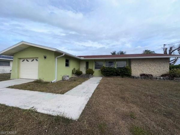 1727 Cornwallis PKWY, CAPE CORAL, FL 33904