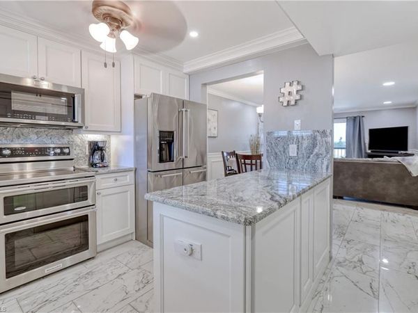 2121 Collier AVE, Unit 412, FORT MYERS, FL 33901