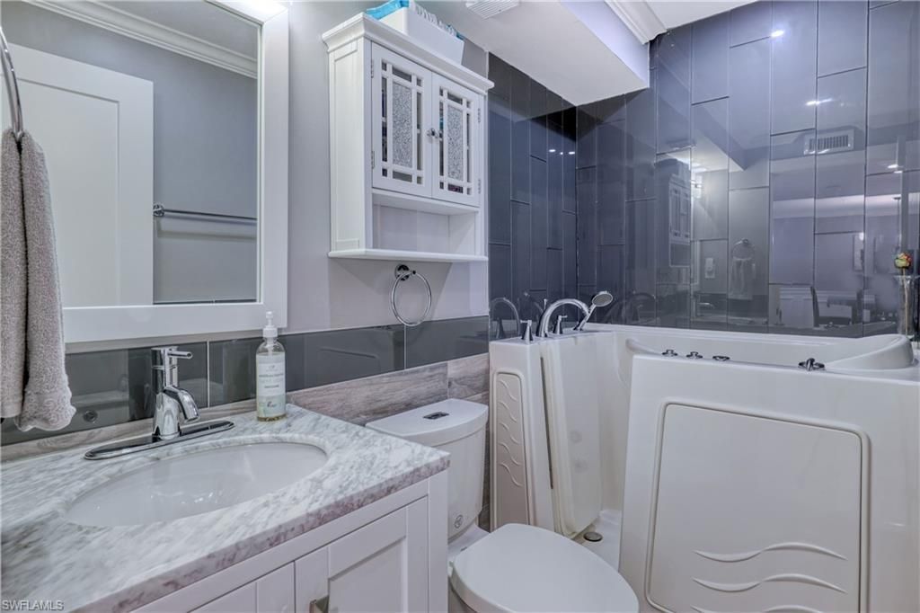 2121 Collier Ave, Unit 412, Fort Myers, FL 33901 Photo