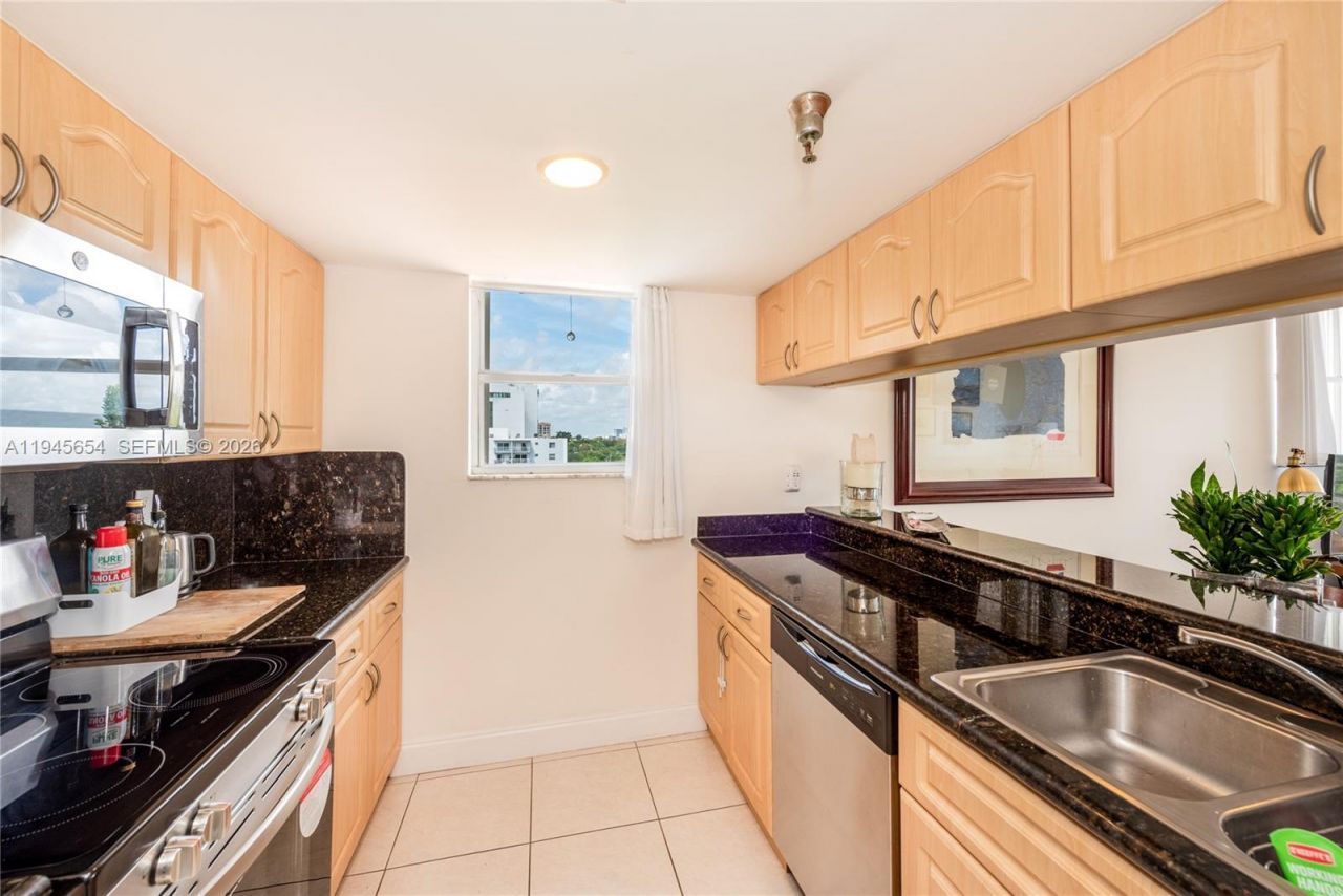 2400 SW 3rd Ave, Unit 703, Miami, FL 33129 Photo