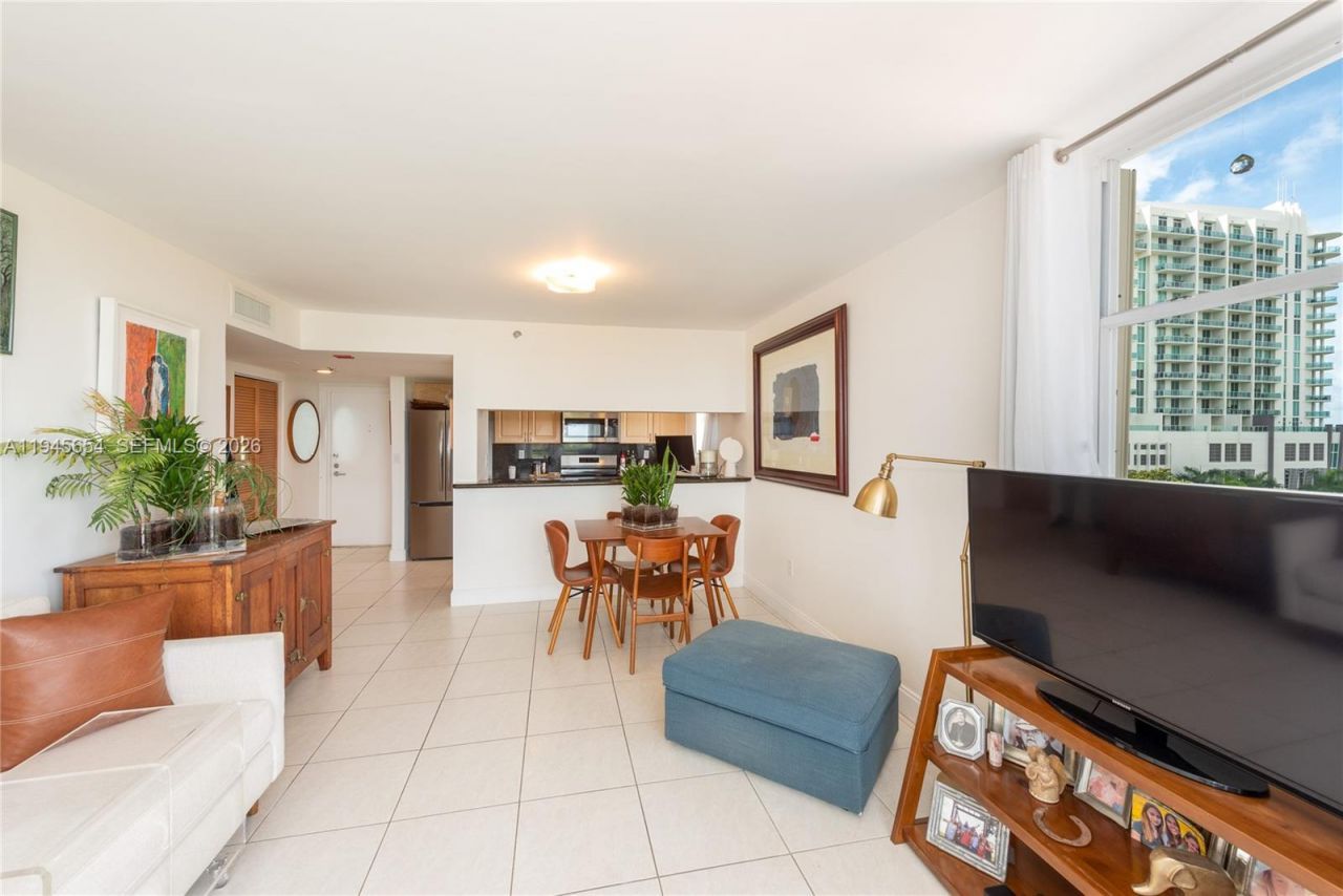 2400 SW 3rd Ave, Unit 703, Miami, FL 33129 Photo