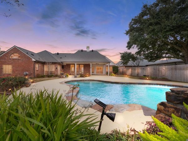 10814 Ramblewood Dr, Baton Rouge, LA 70810