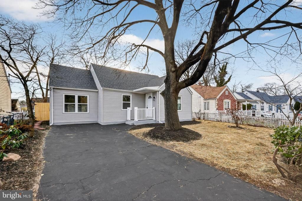 1228 Pacific Avenue, Bristol, PA 19007 Main Photo