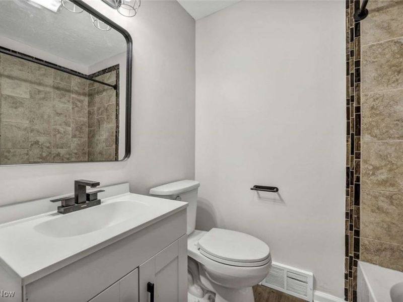 375 Beechwood Drive, Willowick, OH 44095 Photo 12