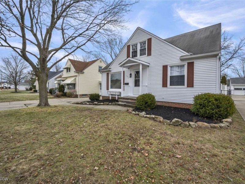 375 Beechwood Drive, Willowick, OH 44095 Photo 2